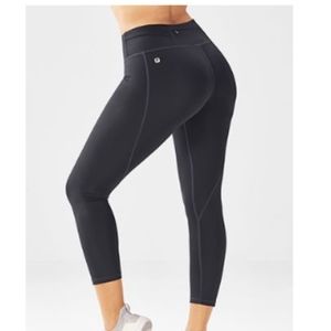 Fabletics - Gia Powerlite Capri